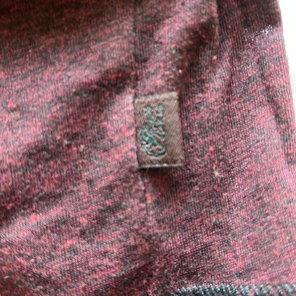 Red/ Burgundy John Varvatos light weight T - Picture 3 of 5